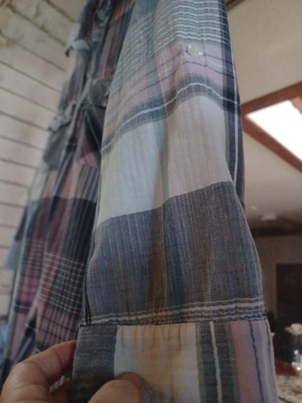 Croft & Barrow Women's Button-Up Blouse PL Blue & Pink Plaid - Picture 4 of 6